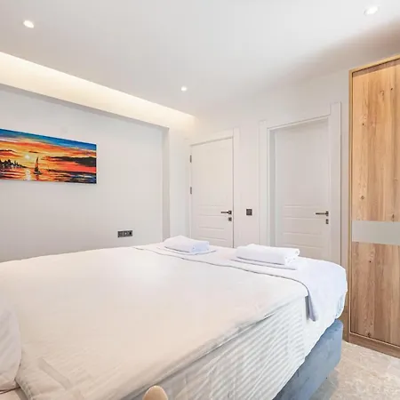 Deluxe Aparthotel