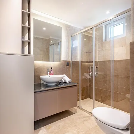 Deluxe Aparthotel